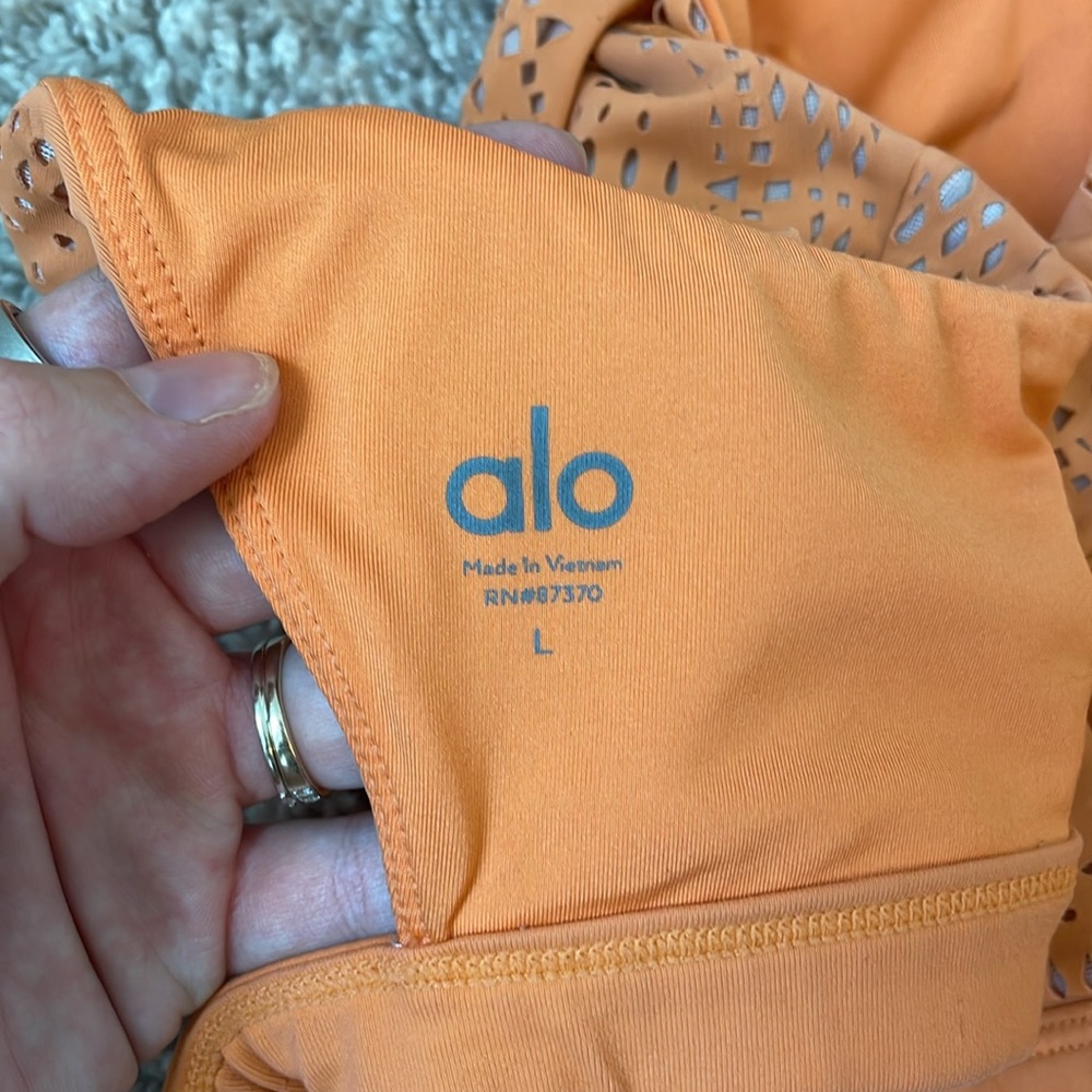 Alo Yoga Detailed Bra Orange - Picture 4 of 7